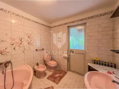 Stan 183 m², Buje okolica - 3 sobe, 2 terase - 12
