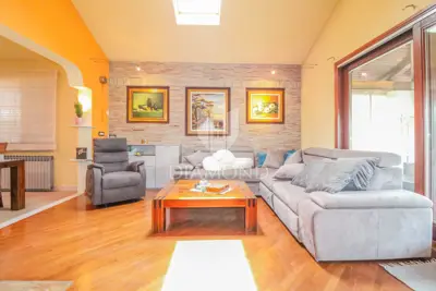 Stan 183 m², Buje okolica - 3 sobe, 2 terase - 3