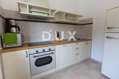 Haus 255 m², Dobrinj - drei Wohneinheiten und Pool - 20
