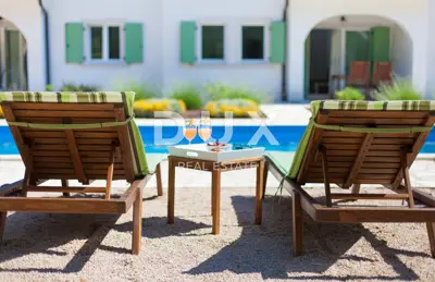 Haus 255 m², Dobrinj - drei Wohneinheiten und Pool - 16