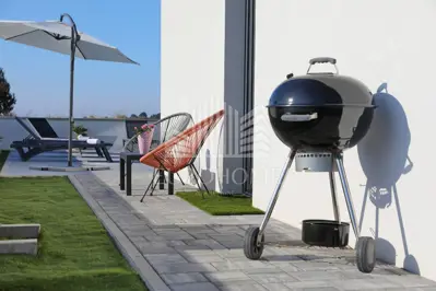 POTPUNO OPREMLJENA VILA, PRIVLAKA (464 m²) - 6