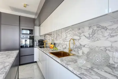 POTPUNO OPREMLJENA VILA, PRIVLAKA (464 m²) - 9