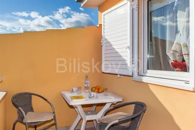Kaštel Lukšić, kuća s 2 stana i bazenom, prodaja - 19