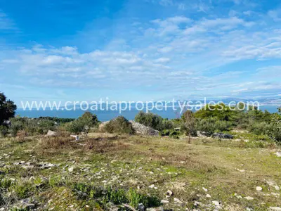 Zemljište, Brač, 23 475 m², 363 000 € - 7