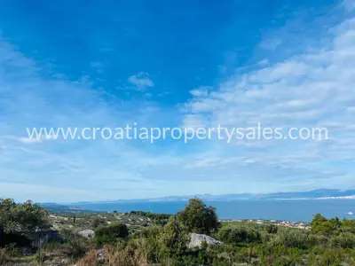 Zemljište, Brač, 23 475 m², 363 000 € - 2