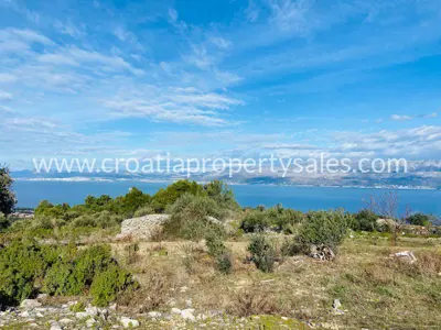 Zemljište, Brač, 23 475 m², 363 000 € - 6