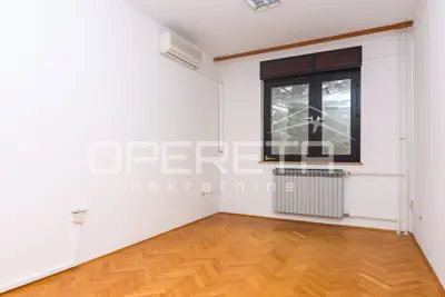 Pantovčak - office building (529 m²) with auxiliary building 200 m², lease - 16