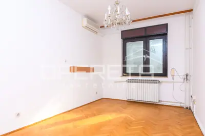 Pantovčak - office building (529 m²) with auxiliary building 200 m², lease - 4