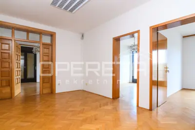 Pantovčak - office building (529 m²) with auxiliary building 200 m², lease - 19