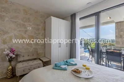 Kuća, Šolta, 278 m², 1 000 000 € - 16
