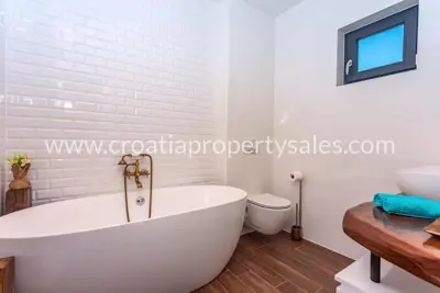 Kuća, Šolta, 278 m², 1 000 000 € - 12