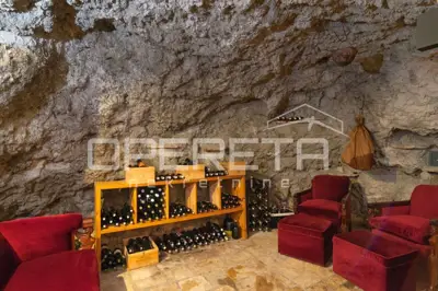 Kuća u Omišu, 5 apartmana i uhodan turizam - 17