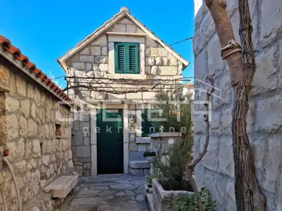 Kuća u Omišu, 5 apartmana i uhodan turizam - 6