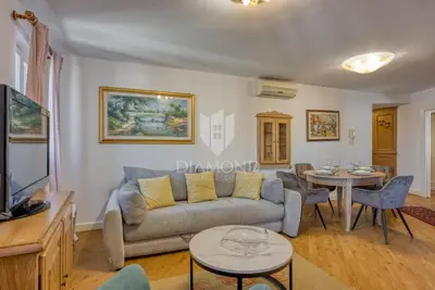 Apartment 75 m², Rovinj center - sea view and St. Euphemia