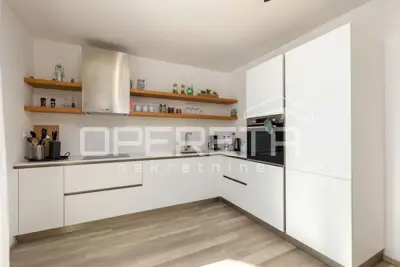 Vila 120 m², Labin - privatni bazen i terasa - 7