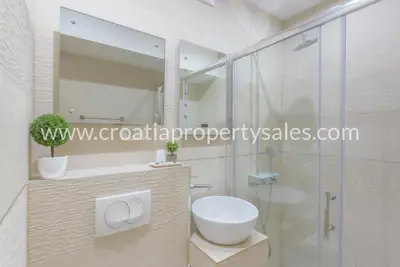 Stan 55 m², Split - uz more i centar grada - 10