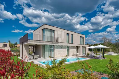 House for sale in Poreč, 258 m² - 2