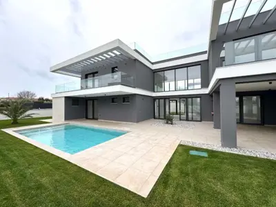 House for sale in Pomer, 178 m²