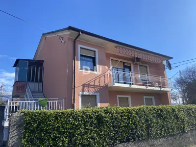 House 150 m², Hosti, Rijeka - two residential units