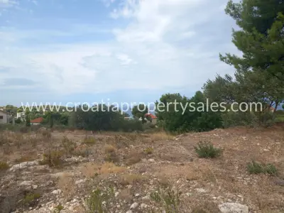 Grundstück, Brač, 400 m², 69 000 € - 4