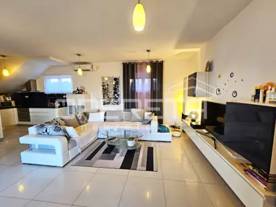 Wohnung 81 m², Okrug Gornji - Nähe zu Trogir und zum Meer