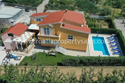 Kuća, Kaštela, 300 m², 615 000 € - 2