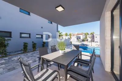 ZADAR, VIR - Complex of modern villas with a gym - 15