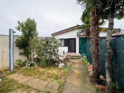 Haus in Umag, 50 m vom Meer entfernt und Genehmigung für einen Anbau - 4