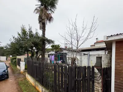 Haus in Umag, 50 m vom Meer entfernt und Genehmigung für einen Anbau - 2