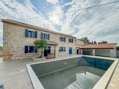 Steinhaus 180 m², Barban - Pool und überdachte Terrasse