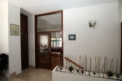 Haus zum Kauf in Njivice, 286 m² - 5