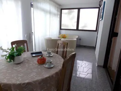 Kuća 472 m², Malinska na Krku - 7 apartmana i pogled na more - 20
