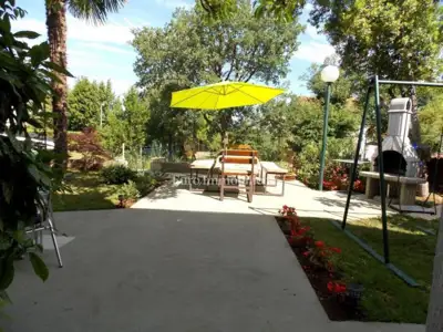 Kuća 472 m², Malinska na Krku - 7 apartmana i pogled na more - 6