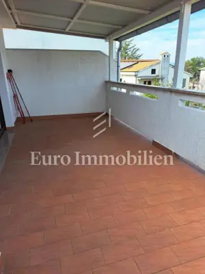 Kuća 472 m², Malinska na Krku - 7 apartmana i pogled na more - 12