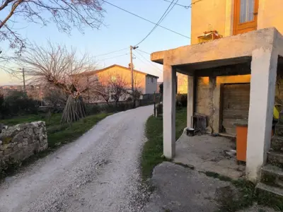 Kuća 45 m², Žbandaj kod Poreča - okućnica 320 m² - 2