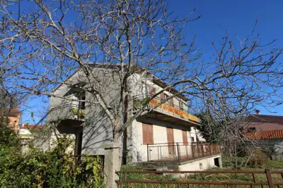 Kuća za adaptaciju na super lokaciji u Labinu - 3