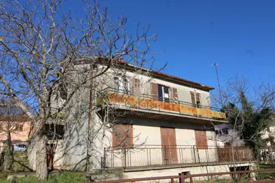 Kuća za adaptaciju na super lokaciji u Labinu - 4