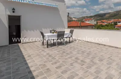 Kamena kuća u Trogiru, centar, 3 etaže i 13 apartmana - 2