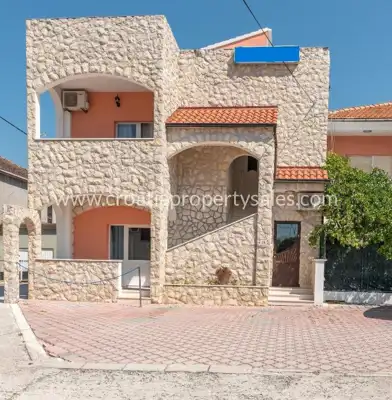 Kamena kuća u Trogiru, centar, 3 etaže i 13 apartmana - 3