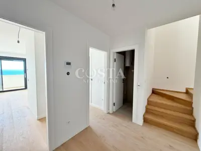 Stan 88 m², Privlaka - 2 lođe, krovna terasa - 15