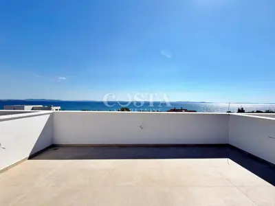 Stan 88 m², Privlaka - 2 lođe, krovna terasa - 17