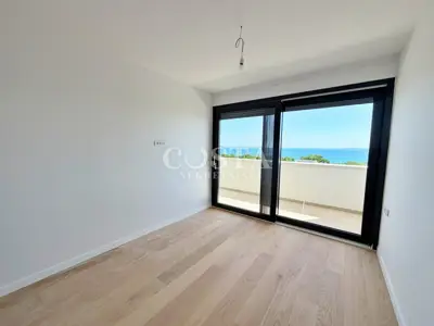 Stan 88 m², Privlaka - 2 lođe, krovna terasa - 14