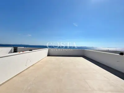 Stan 88 m², Privlaka - 2 lođe, krovna terasa - 16