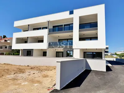 Stan 88 m², Privlaka - 2 lođe, krovna terasa - 20