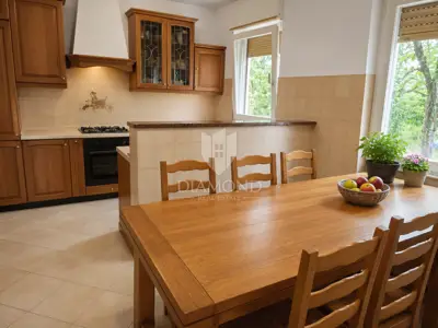 Kuća u Labinu, 8000 m² okućnice i mirno okruženje - 5