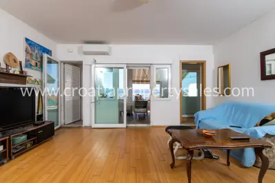 Stan, Omiš, 80 m², 2-soban, 250 000 € - 3
