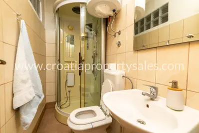 Stan, Omiš, 80 m², 2-soban, 250 000 € - 9