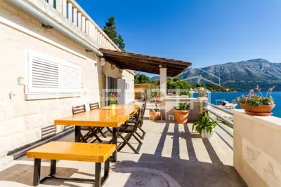 Luksuzno namješteni stanovi uz more na Korčuli – rijetka prilika - 4