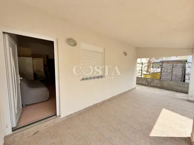 Erdgeschosshaus 155 m², Vir - 2 Apartments und privater Parkplatz - 10