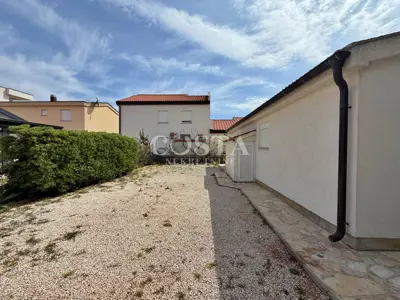 Erdgeschosshaus 155 m², Vir - 2 Apartments und privater Parkplatz - 20